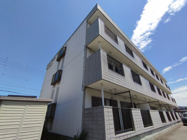 パインフラットマンションの外観