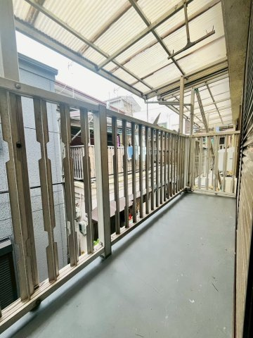 月見山本町１丁目テラスハウスのバルコニー