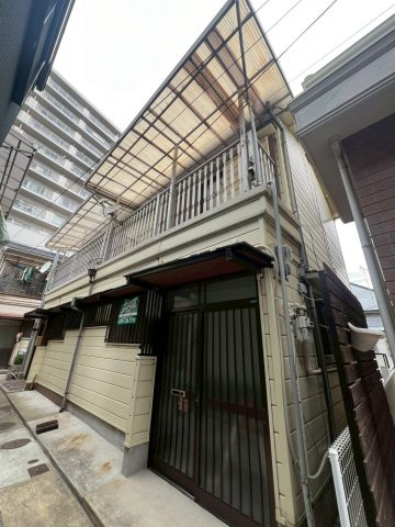 月見山本町１丁目テラスハウスの外観