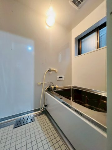 月見山本町１丁目テラスハウスの浴室