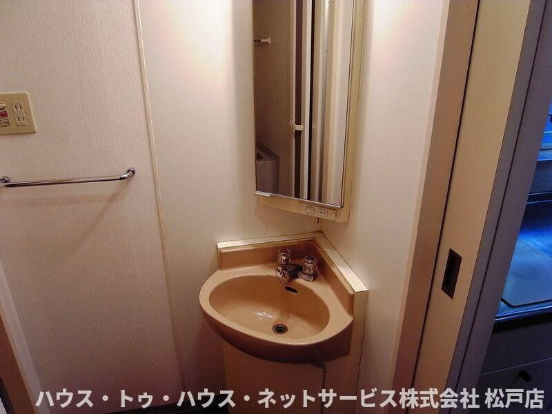 ウィンベルデュエット松戸の洗面所