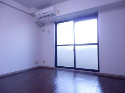 プレジール西院の居間・リビング|洋室