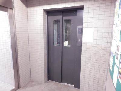 プレジール西院のその他共用部分|エレベーター