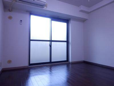 プレジール西院の居間・リビング|洋室