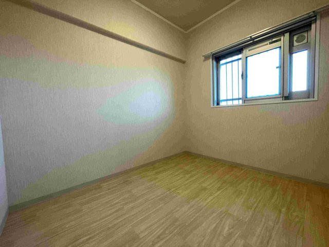 取手中央タウンE棟の洋室