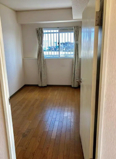 ファミール南常磐平の洋室