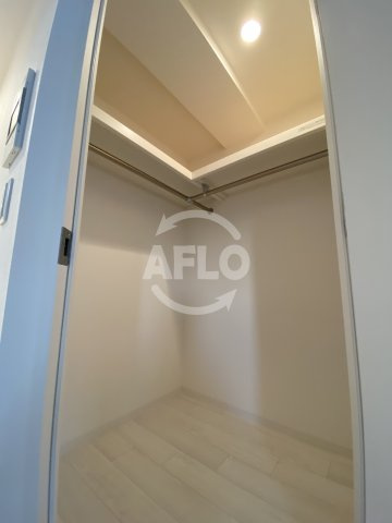 La Douceur梅田Westの収納|La Douceur梅田West　ウォークインクローゼット