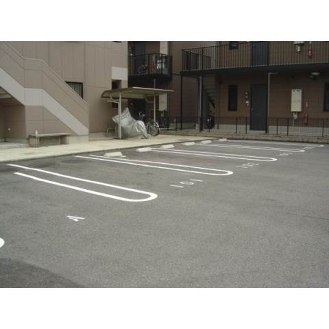 プロニティ　エムの駐車場