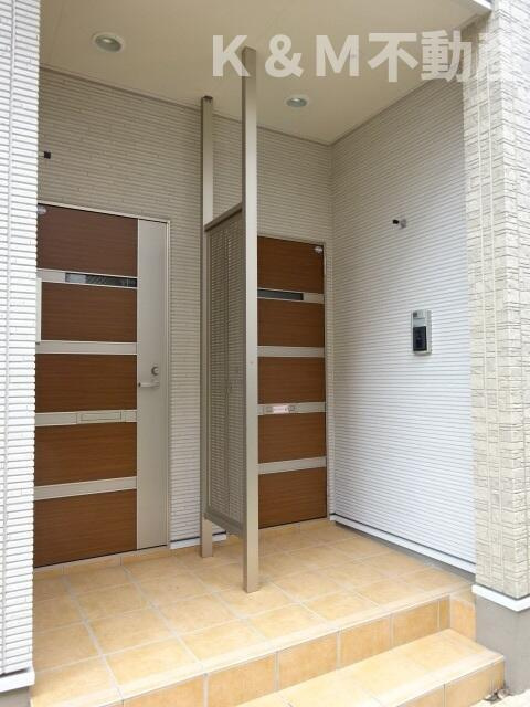 ドゥ　ボヌールのエントランス|落ち着いたエントランスです