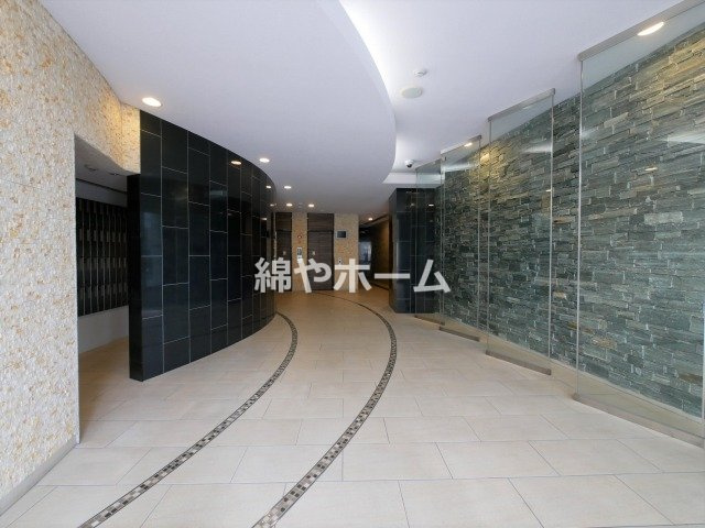 AFFLUENCE難波のロビー|ゆとりのあるロビーです