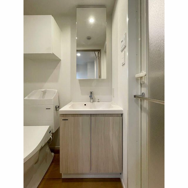 ドゥーエ成増の洗面所