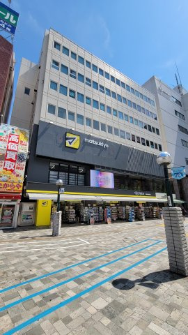 米新ビルの外観