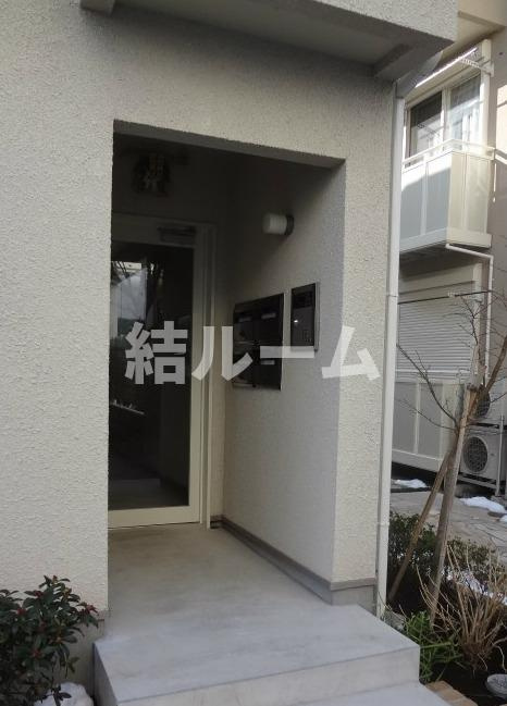 練馬区氷川台３丁目のアパートのエントランス