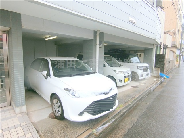 ライブ西蒲田の駐車場