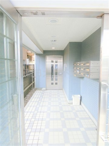 ライブ西蒲田のエントランス|オートロック付きのエントランス