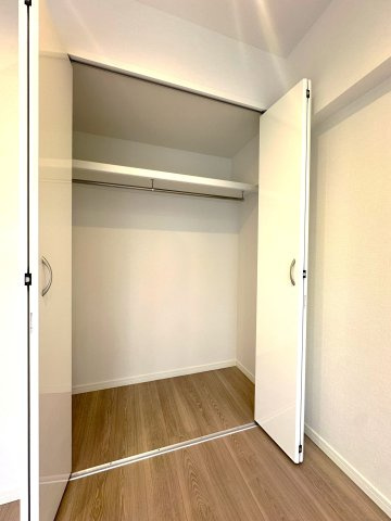 キャスティ上板橋の収納|生活感をさりげなく隠す収納スペースが、インテリアを美しく整え、空間に広がりとゆとりをもたらします。細部までこだわった設計が、上質で心地よい暮らしを実現します。