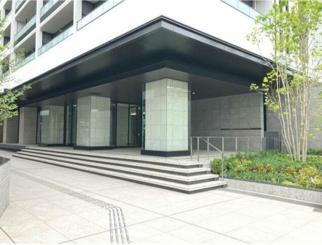 プラウドシティ武蔵浦和ステーションアリーナのエントランス