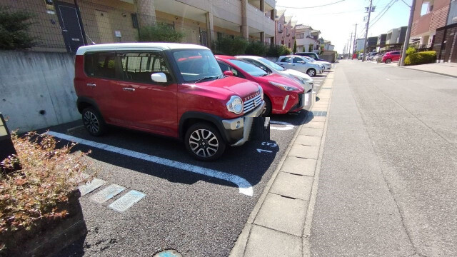 ＨＩＬＬＳみどり公園前の駐車場