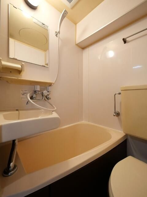 日興パレス武蔵関の浴室