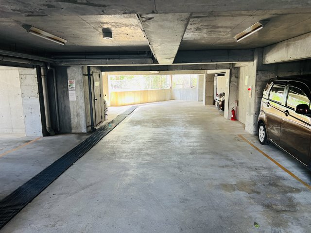 グランパレ舞子の駐車場