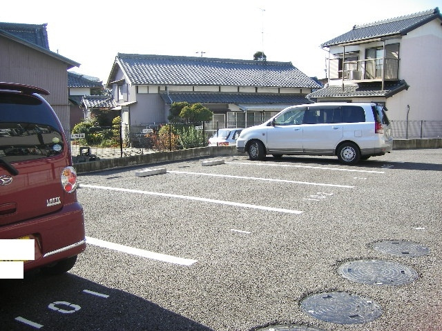 ハイステージⅧの駐車場