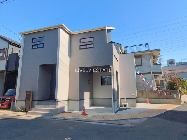 草加市新里町 新築分譲住宅 全3棟 2号棟の外観