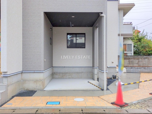 草加市新里町 新築分譲住宅 全2棟 2号棟の駐車場