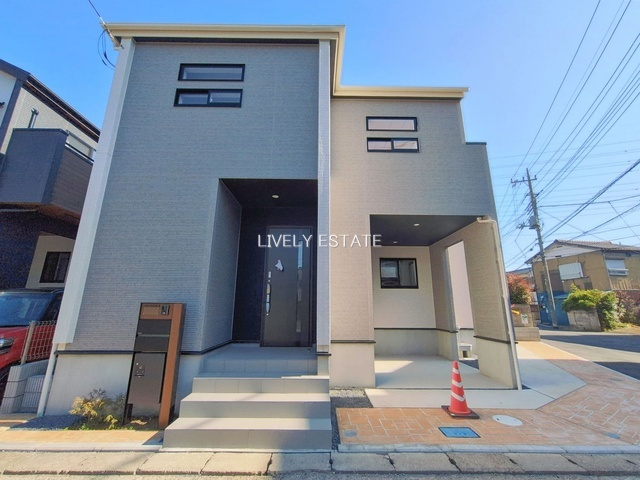 草加市新里町 新築分譲住宅 全2棟 2号棟の玄関