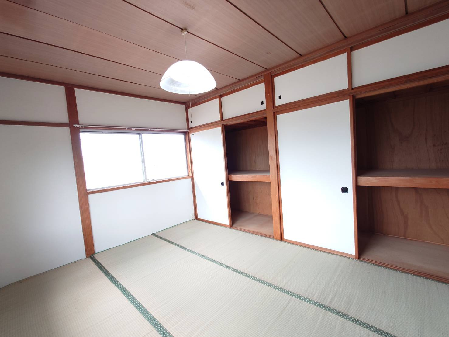 神中１丁目貸家の和室