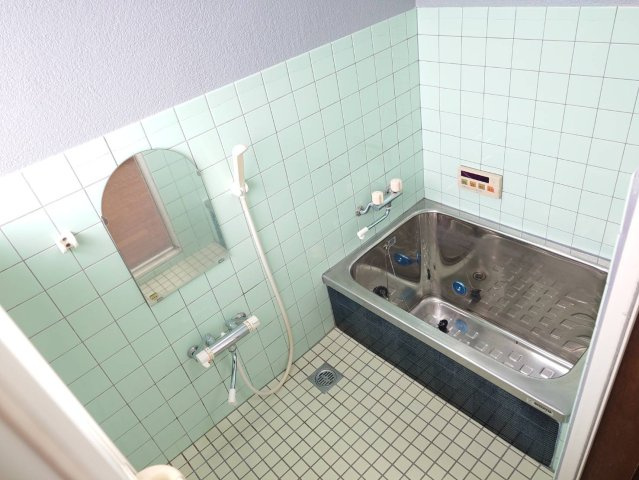 神中１丁目貸家の浴室