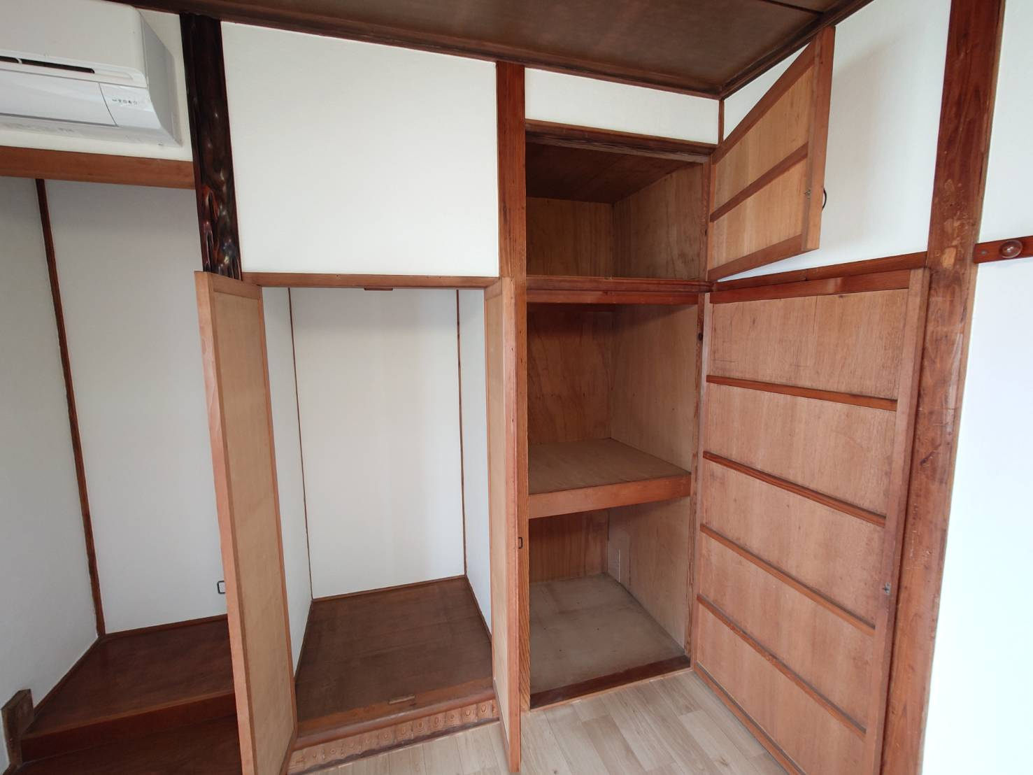 神中１丁目貸家の収納