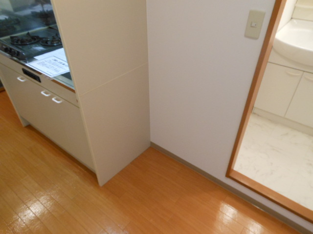 リヴィエール新のキッチン|冷蔵庫置場