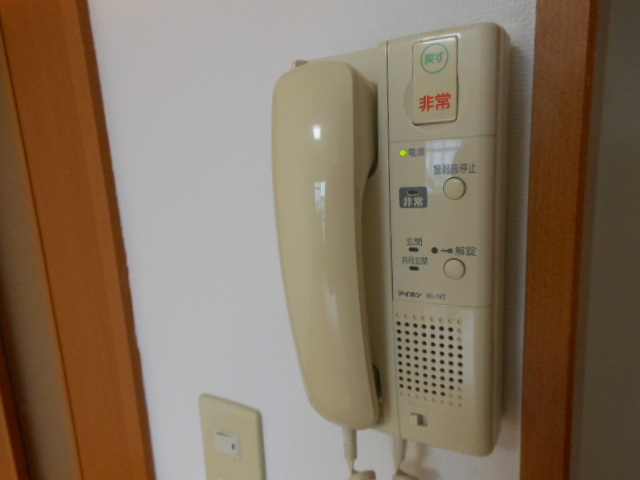 リヴィエール新の設備|インターホン