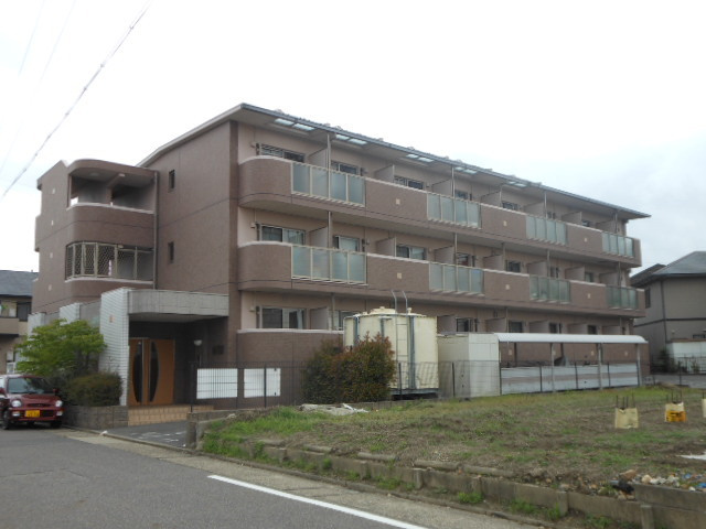 リヴィエール新の外観