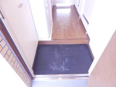 DETOM-1烏丸二条（デトムワン烏丸二条）の内装|玄関