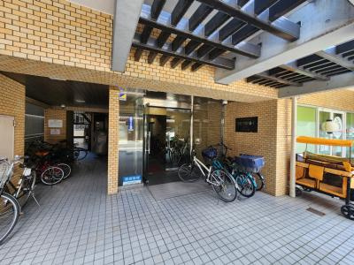 DETOM-1烏丸二条（デトムワン烏丸二条）のエントランス