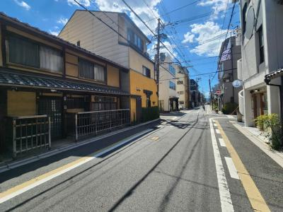 DETOM-1烏丸二条（デトムワン烏丸二条）の地図|前面道路