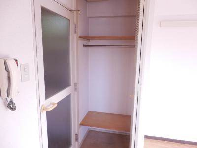 DETOM-1烏丸二条（デトムワン烏丸二条）の内装|クローゼット