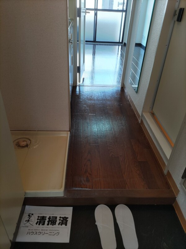 DETOM-1烏丸二条（デトムワン烏丸二条）の玄関