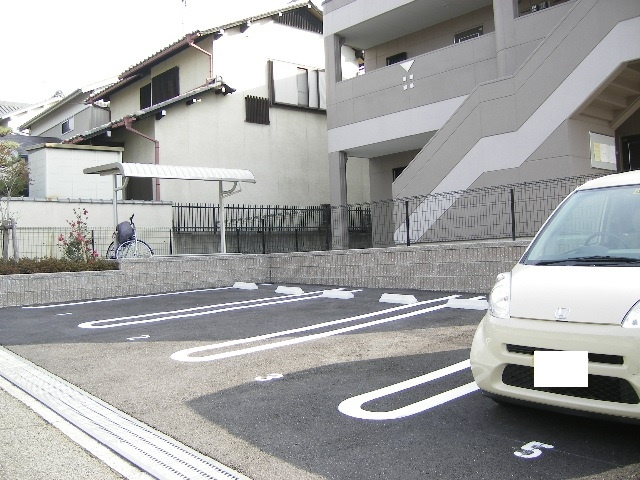 サニーたつみの駐車場