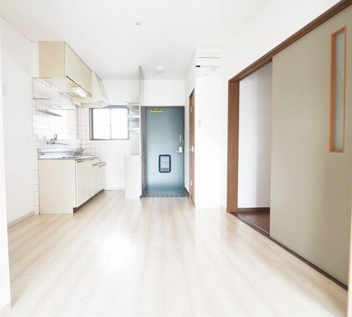 パインリーフ長森本町の居間・リビング