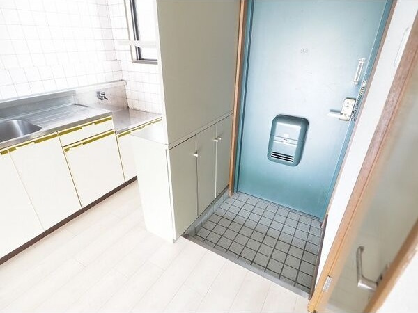 パインリーフ長森本町の玄関