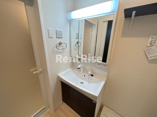 ゴールドリーフの洗面所|洗面