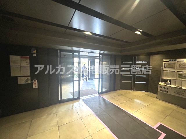 ＴＨＥパームス三鷹ビバーチェのエントランス
