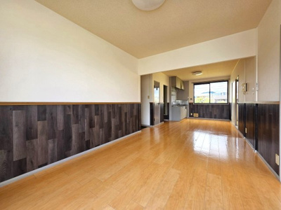 【居間・リビング】 | SUN・ＧＡＲＤＥＮ華城Ｂ