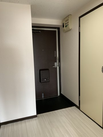 サンメゾン小牧の玄関