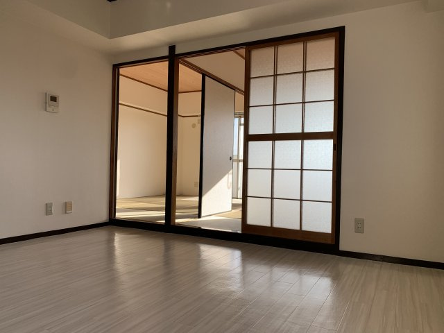 サンメゾン小牧の居間・リビング