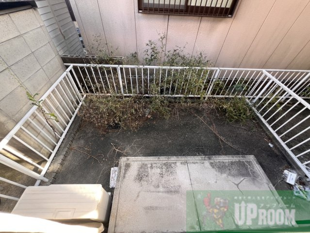 ファミール堀部Ⅲ A棟の庭