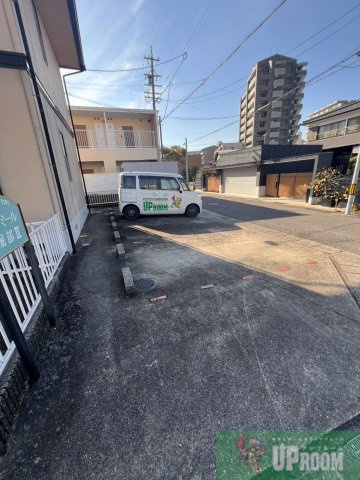 ファミール堀部Ⅲ A棟の駐車場
