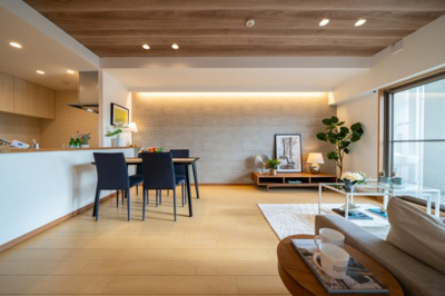 【居間・リビング】 | ディーレスティア堺・光明池 | 現地見学当日から承っております♪現地周辺の環境や、駅までの道お家探しを始めてみようと思われたら是非【イエストア】までお気軽にご相談下さいませ♪